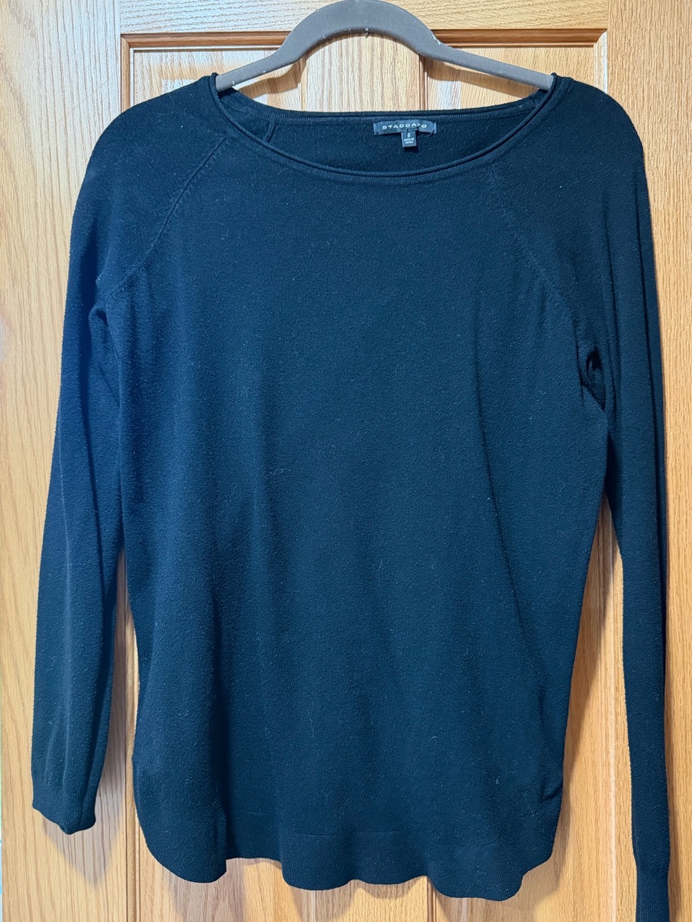Black Long-Sleeve Crew Neck Top